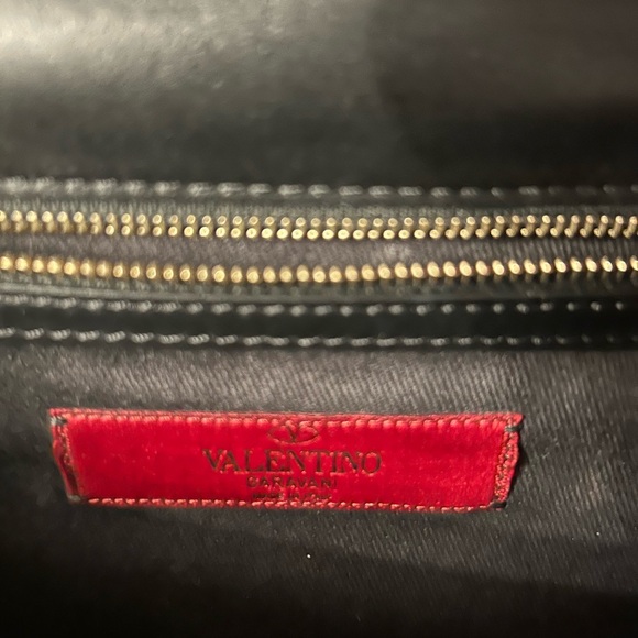 Valentino Rockstud Medium Shoulder Bag - Picture 7 of 9